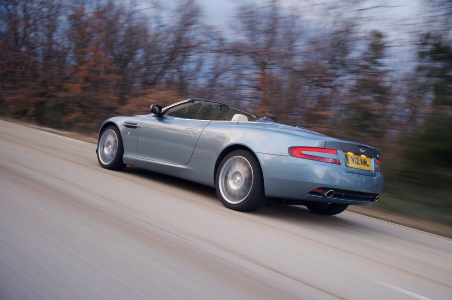  Aston Martin DB9 Volante 2004 года  (UK) (фото 3 из 38)